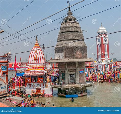 Main Bathing Ghat in Haridwar Editorial Photography - Image of hindu ...