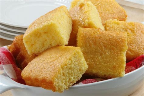 Traditional Southern Cornbread: Best Holiday Recipes | ideal-LIVING