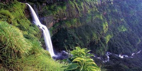 Dhobi waterfall: Popular Tourist Attraction In Maharashtra | Mumbai Orbita