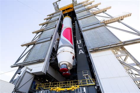 Vulcan: Rocket stacked for inaugural launch