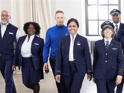 United Airlines' New Uniforms Let Employees Wear Pronouns - Business Insider