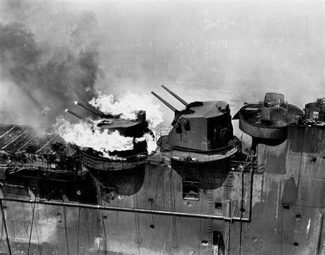 The USS Franklin was the Most Damaged Aircraft Carrier to Survive WWII ...