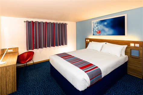 Travelodge Edinburgh Cameron Toll | Get the Best Accommodation Deal - Book Self-Catering or Bed ...