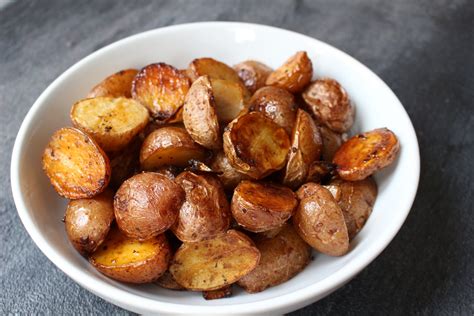 Smoked Paprika Roasted Potatoes make an easy and colorful side dish ...