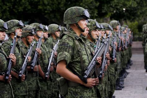 Soldados Mexicanos Del Ejército Foto de archivo editorial - Imagen de fuerzas, uniforme: 24887543