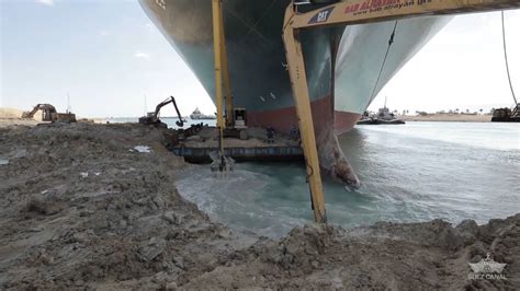 2 tugboats speed to Egypt’s Suez Canal to help free huge container ship ...