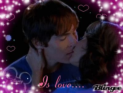 Troy and GAbriella kiss Picture #67507871 | Blingee.com