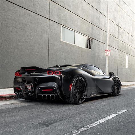 Blacked-Out Ferrari SF90 Spider Looks Like a Summer-Ready Batmobile - autoevolution