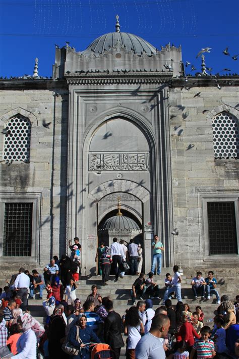 Mosques Of Istanbul: The New Mosque – Bicycle Touring Pro