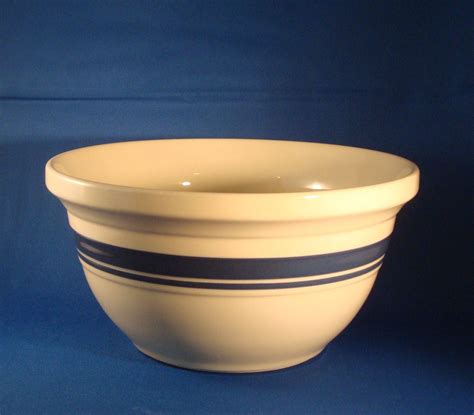 Roseville Pottery 4 Quart Mixing Bowl