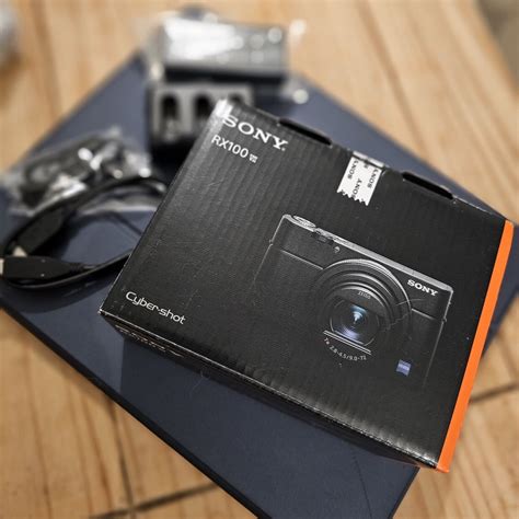 Sony Cyber-shot DSC-RX100 VII - 20.1MP Compact Digital Camera ...