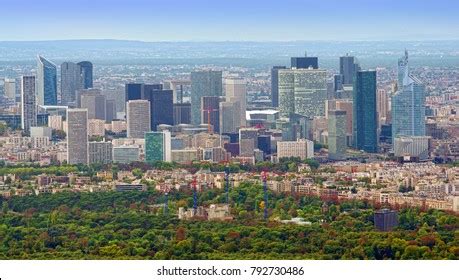 4,625 Skyline La Defense Images, Stock Photos & Vectors | Shutterstock