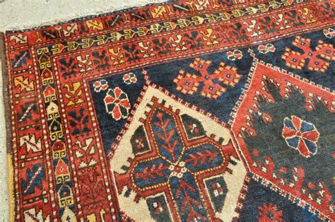 Antique Bakhtiari Tribal Persian rug - 5'0 x 9'5 - 150 x 286 cm.