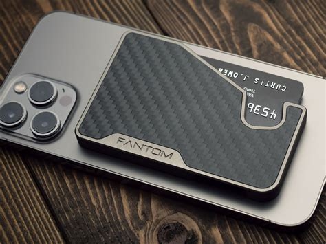 Fantom C iPhone MagSafe wallet has an all-aluminum chassis that fans out your cards » Gadget Flow