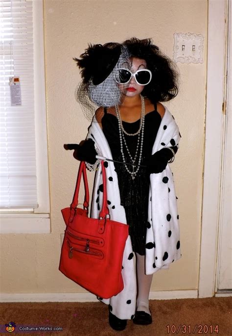 Girl's Cruella De Vil Costume | Best DIY Costumes - Photo 2/5