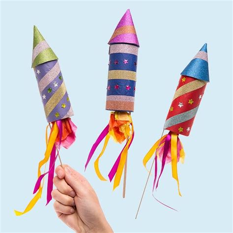 Bonfire Night Rockets craft activity guide | Baker Ross | Vuurwerk knutselen, Nieuwjaarsknutsels ...