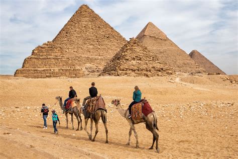 Pyramids of Giza: The Complete Guide for First-Time Visitors – Earth Trekkers