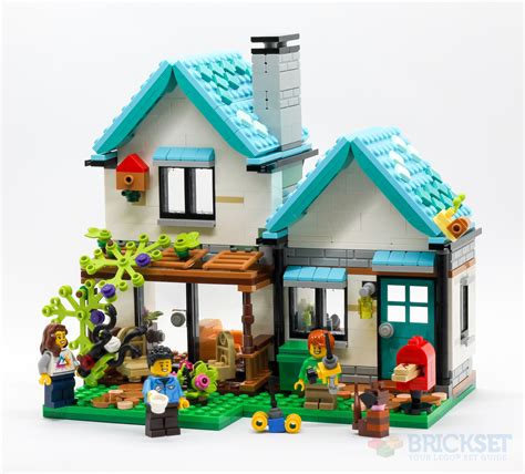 LEGO 31139 Cozy House review | Brickset