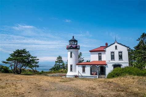 Guiding Lights: Explore 10+ Lighthouses in Washington State