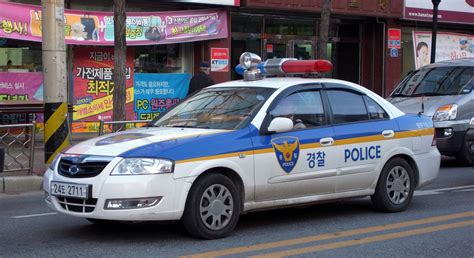 File:Police car in Wonju, South Korea.JPG - Wikimedia Commons