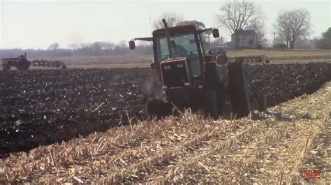 INTERNATIONAL Tractors Plowing | tractor, plough | In this video Big ...