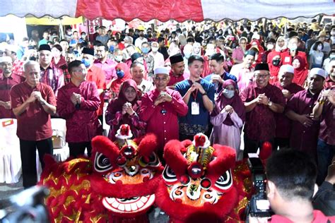 MB bersama ribuan masyarakat Cina hadir memeriahkan Karnival Tahun ...