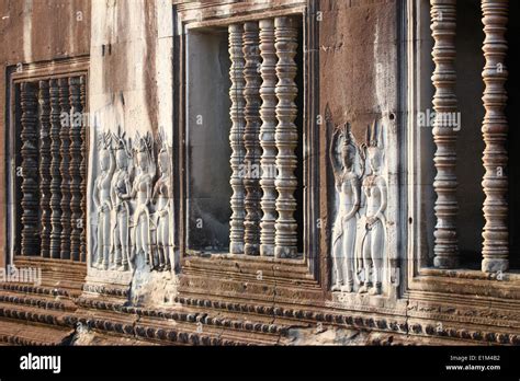 Apsara Dancers Carving at Angkor Wat Stock Photo - Alamy