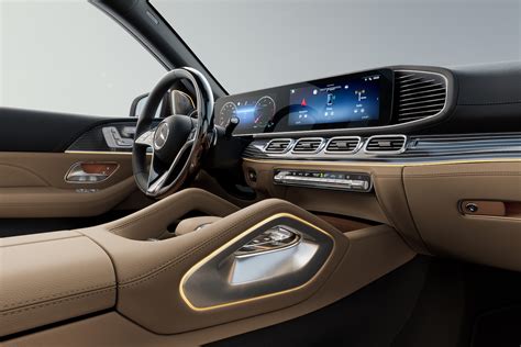 Mercedes-Benz gives the GLS a slightly updated design and new tech for 2024 - The Manual