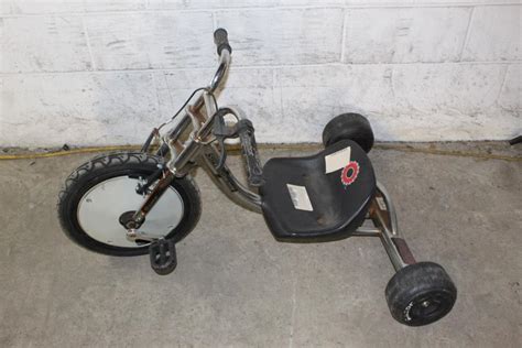 Razor Scream Machine Three Wheeled Seated Scooter | Property Room