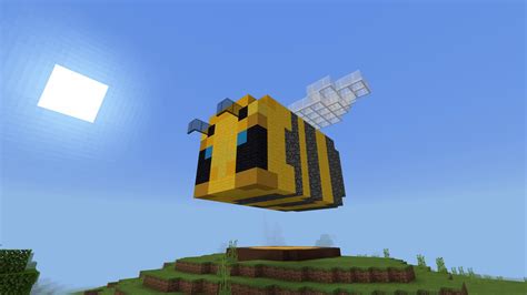 First BEDROCK BEE spotted!!!!! (Bedrock edition waiting somewhat patiently) : r/Minecraft