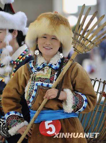 17 Best images about Mongolian women on Pinterest | Woman costumes, Traditional and Festivals