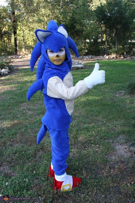 The 25+ best Sonic the hedgehog costume ideas on Pinterest | Sonic the hedgehog party costume ...