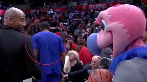 Video: Kawhi Leonard hilariously left Clippers mascot hanging