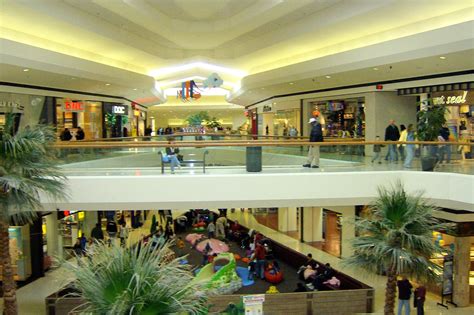 10 Best Shopping centres in Detroit - Detroit's Most Popular Malls and Department Stores - Go Guides