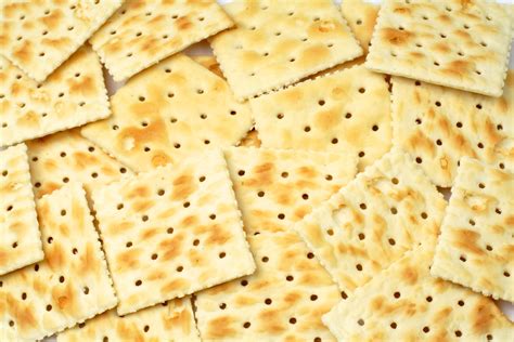 How to choose crackers - Healthy Food Guide