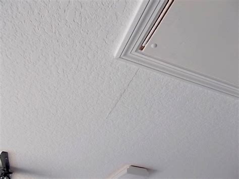 What Causes Cracks In Walls And Ceilings