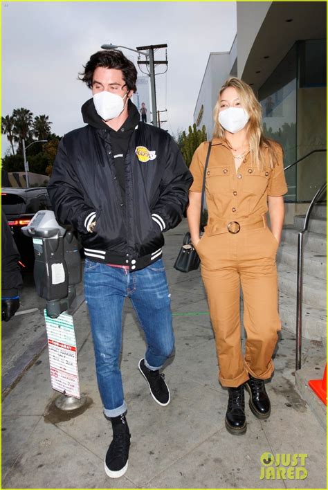 Chase Stokes & Madelyn Cline Spotted On Date Night in LA - New Photos ...