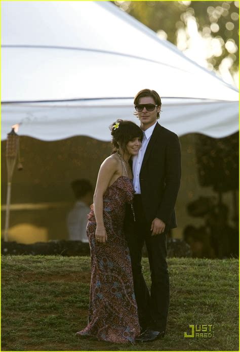 Zac & Vanessa's Hawaii Wedding: Photo 1507781 | Shirtless, Vanessa Hudgens, Zac Efron Photos ...