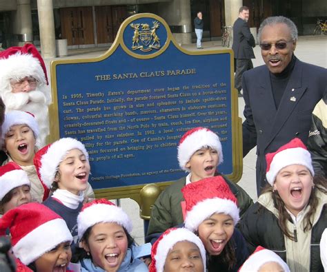 Read the Plaque - The Santa Claus Parade