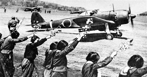 5 Quick Facts About Japan's Deadly WW2 Kamikaze Pilots! | War History ...