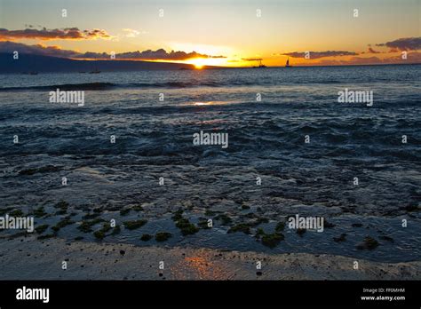 Lahaina Maui sunset over Lanai'i HI Stock Photo - Alamy