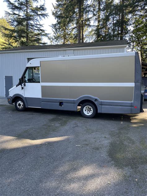 2013 Isuzu NPR Diesel Full size for Sale in Renton, WA - OfferUp