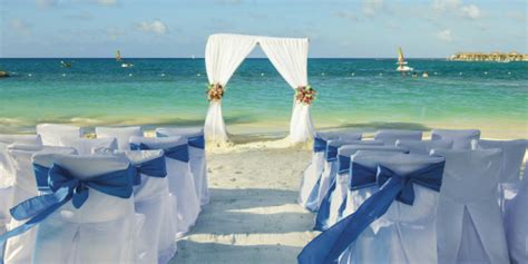 Beach wedding venue in Hotel Riu Reggae - Jamaica