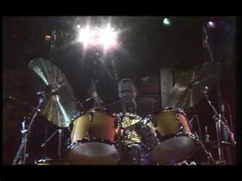 Elvin Jones drum solo 02 - YouTube