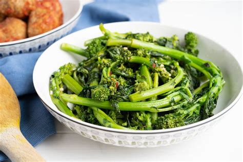 A simple Sautéed Rapini Recipe made with olive oil, garlic, Italian Seasoning and some chili ...