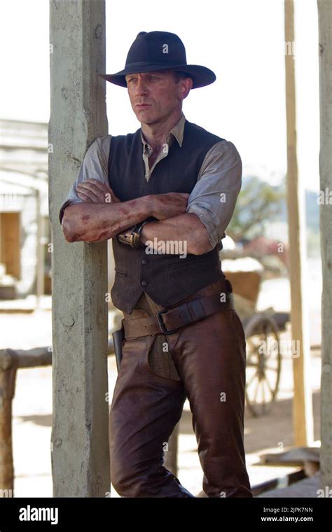 DANIEL CRAIG, COWBOYS and ALIENS, 2011 Stock Photo - Alamy