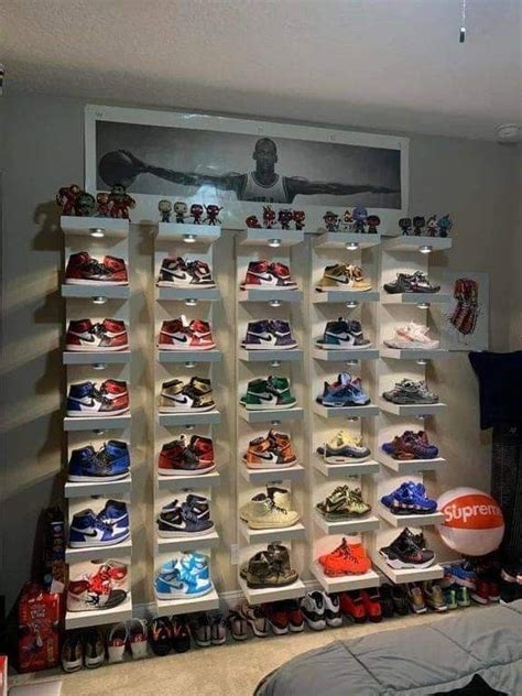 - Source by AryPaola - | Shoe room, Sneakerhead room, Sneakerhead bedroom