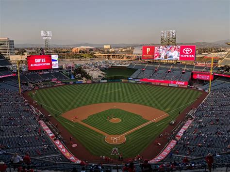 Los Angeles Angels - Angel Stadium Guide | Baseball Tripper