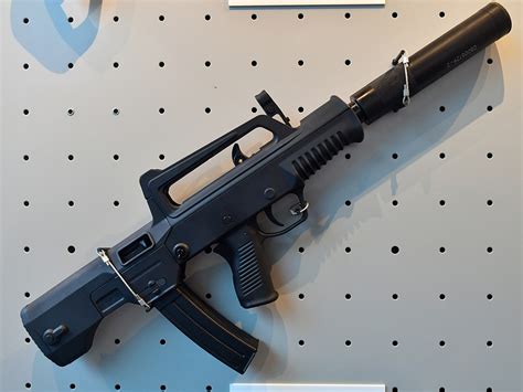 QCW-05: A compact Chinese submachine gun - Spec Ops Magazine