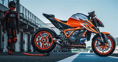 10 Best Naked Sports Bikes Over 1000cc